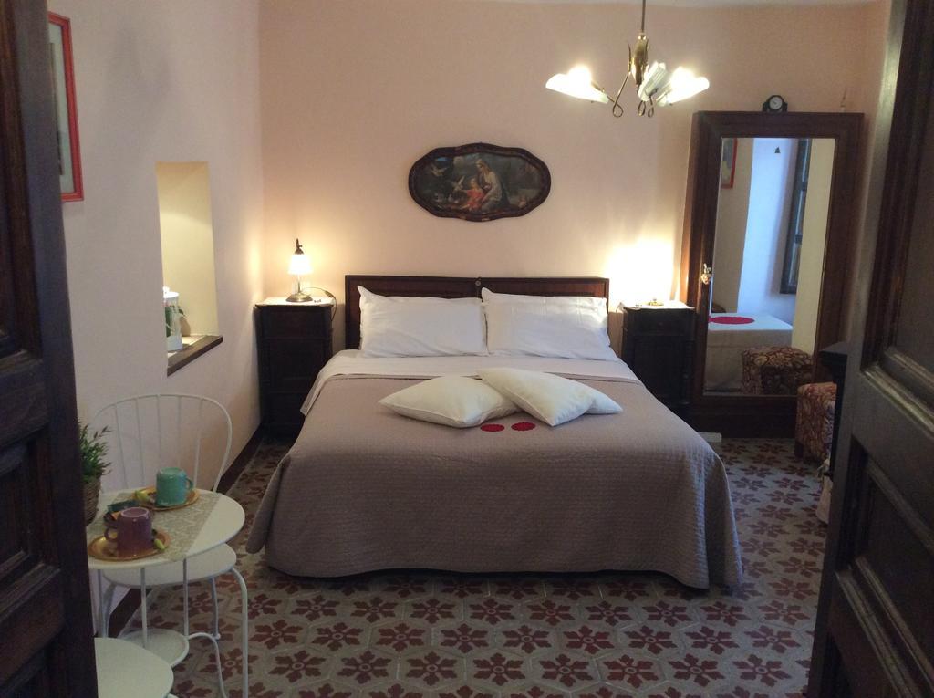 La Casa Del Pittore Di Petralia Petralia Soprana Zimmer foto